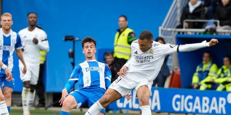 Mbappe nhận thẻ đỏ gây tranh cãi từ phía cổ động viên